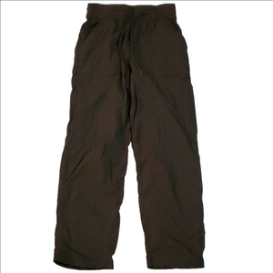 #1048 Lululemon beyond the studio size 2 b445.